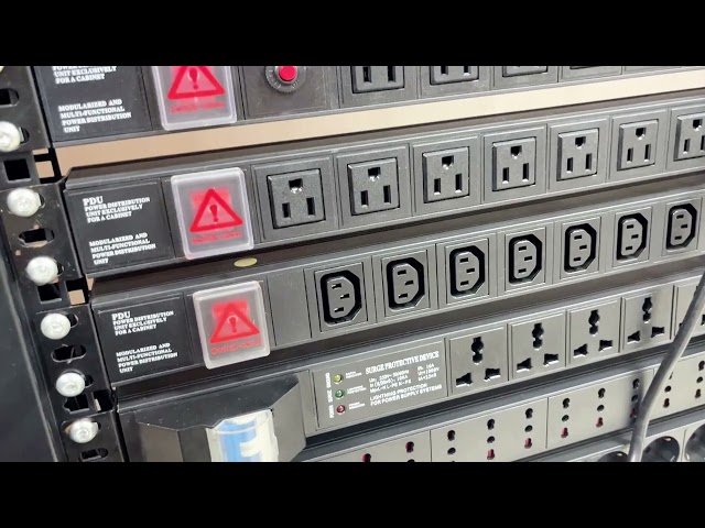 Unité de distribution d'alimentation verticale en aluminium 12 voies EU/Schuko PDU Noir 19 pouces Horizontal 6 voies 8 prises Schuko Allemagne Type Unité de distribution d'alimentation pour armoire réseau informatique Prise intelligente PDU avec interrupteur 3x1.5mm² 2M Long